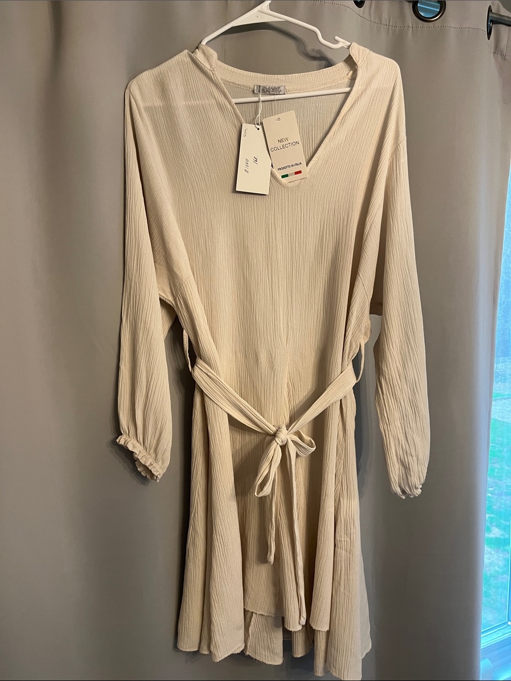 NWT Cream V-Neck Long Sleeve Tie-Waist Dress by Colton Frais.